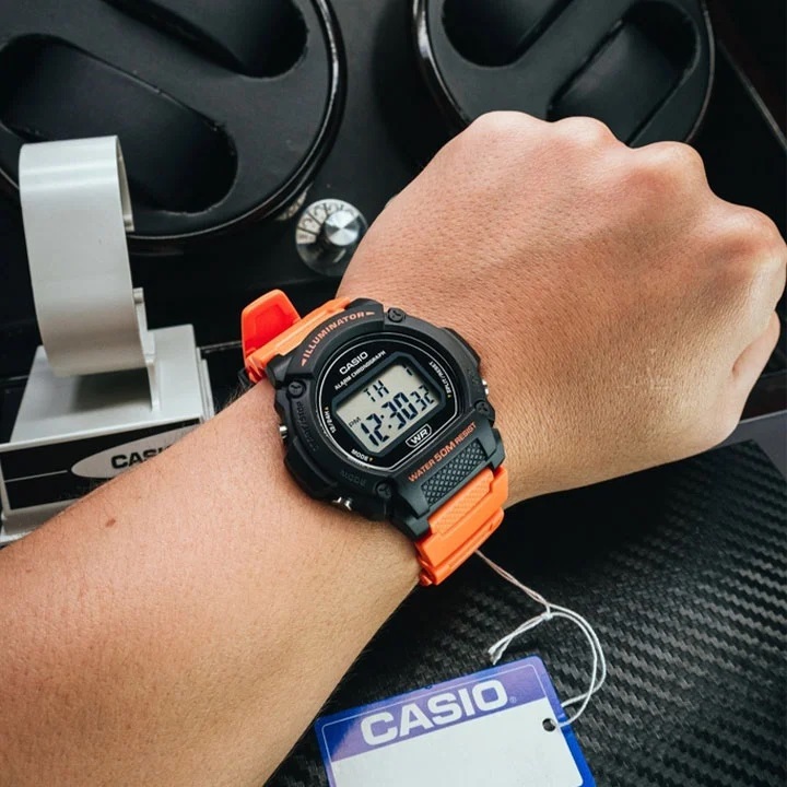 Reloj Casio W219H-4AV Naranja para Hombre - Imagen 4