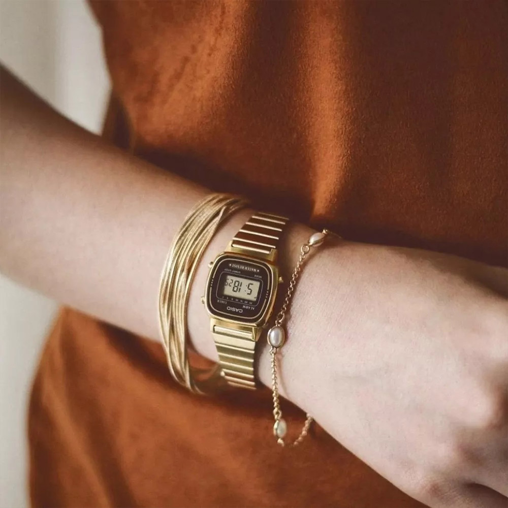 Reloj Casio Retro LA670WGA-1DF Dorado de Mujer - Imagen 6
