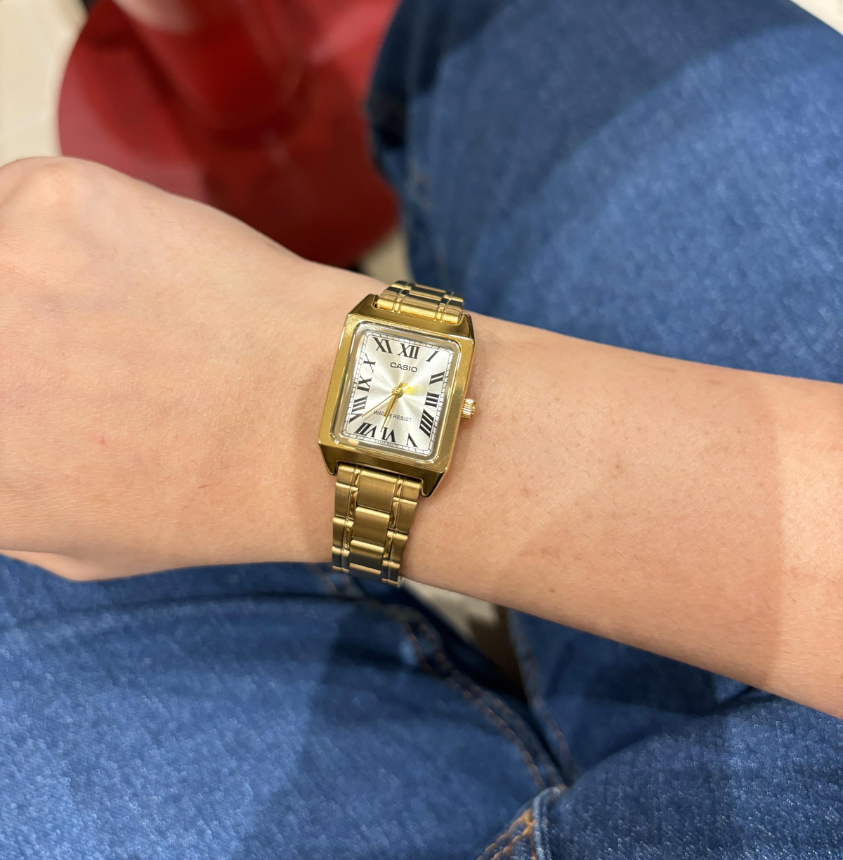 Reloj Casio Vintage de Mujer LTP-V007G-9B Dorado - Imagen 4