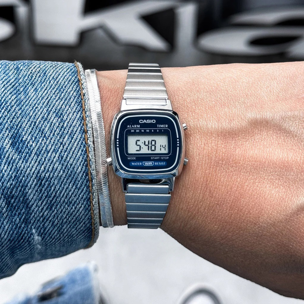 Reloj Casio Vintage LA670WA-1 Plateado Femenino - Imagen 3