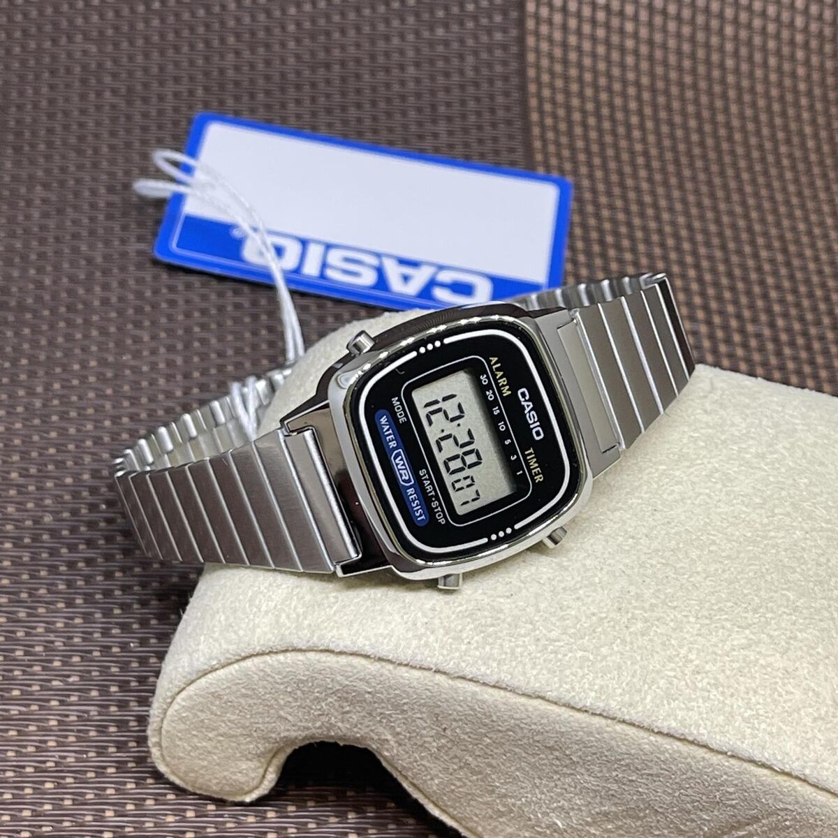 Reloj Casio Vintage LA670WA-1 Plateado Femenino - Imagen 4