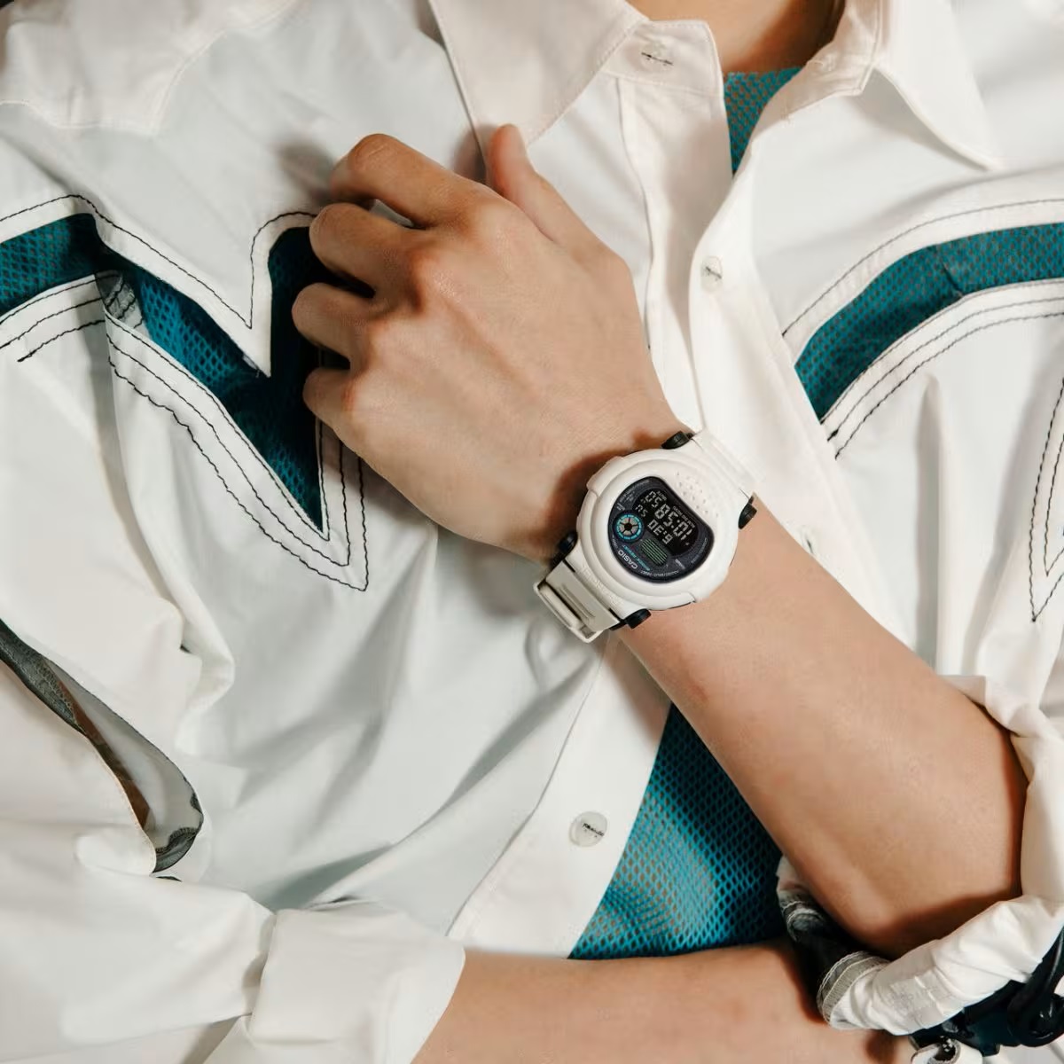 Reloj Casio G-Shock G-B001SF-7 Doble Carcasa - Imagen 7