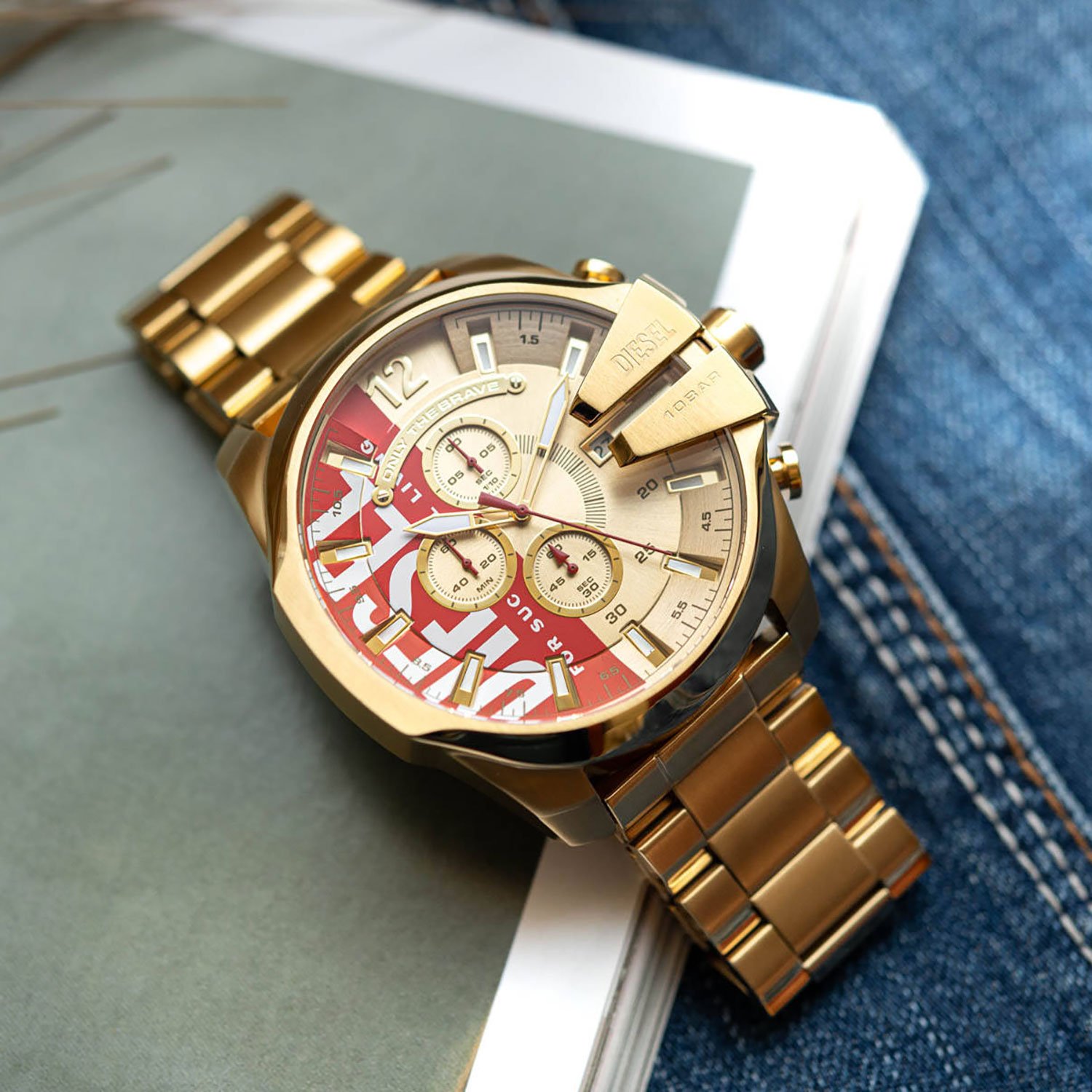 Reloj Diesel DZ4642 Mega Chief Dorado de Hombre - Imagen 5