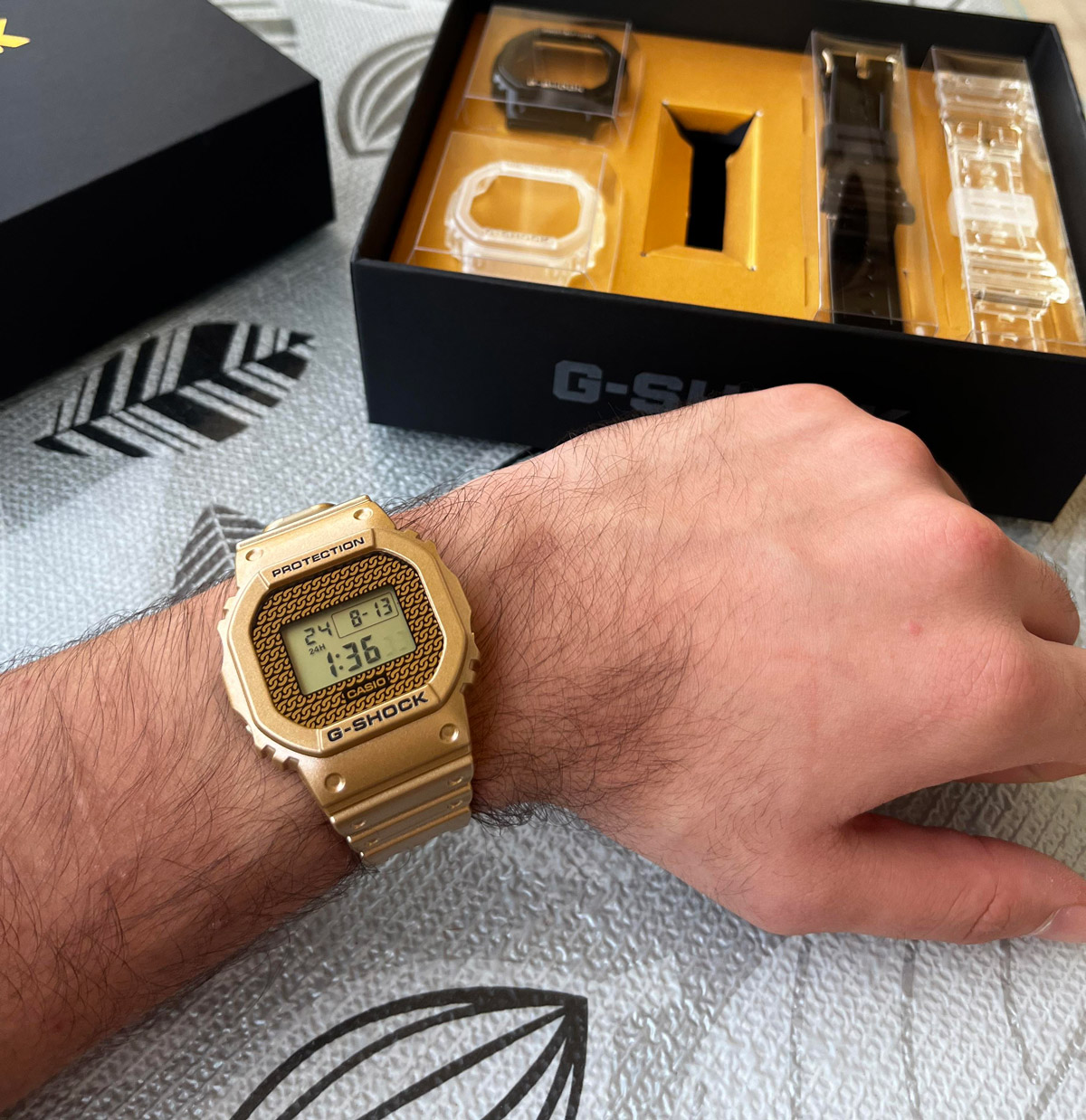 Set Reloj Casio G-Shock de Hombre DWE-5600HG-1 - Imagen 6