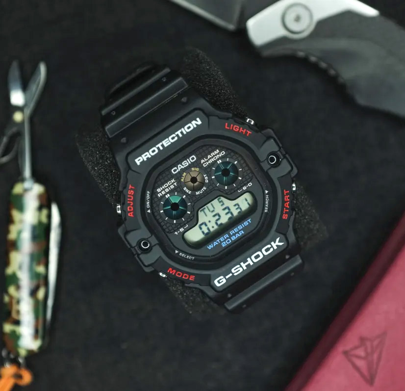 Reloj Casio G-Shock DW-5900-1 de Hombre Acuático - Imagen 4