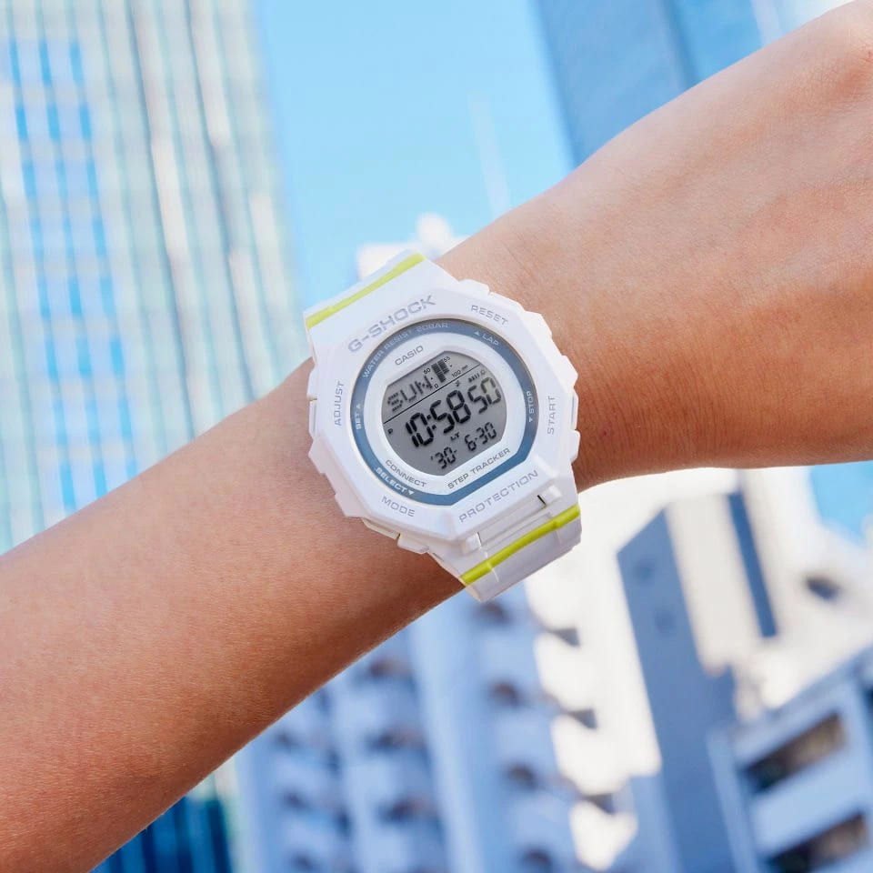 Reloj de Dama Casio G-Shock GMD-B300SC-7DR - Imagen 3
