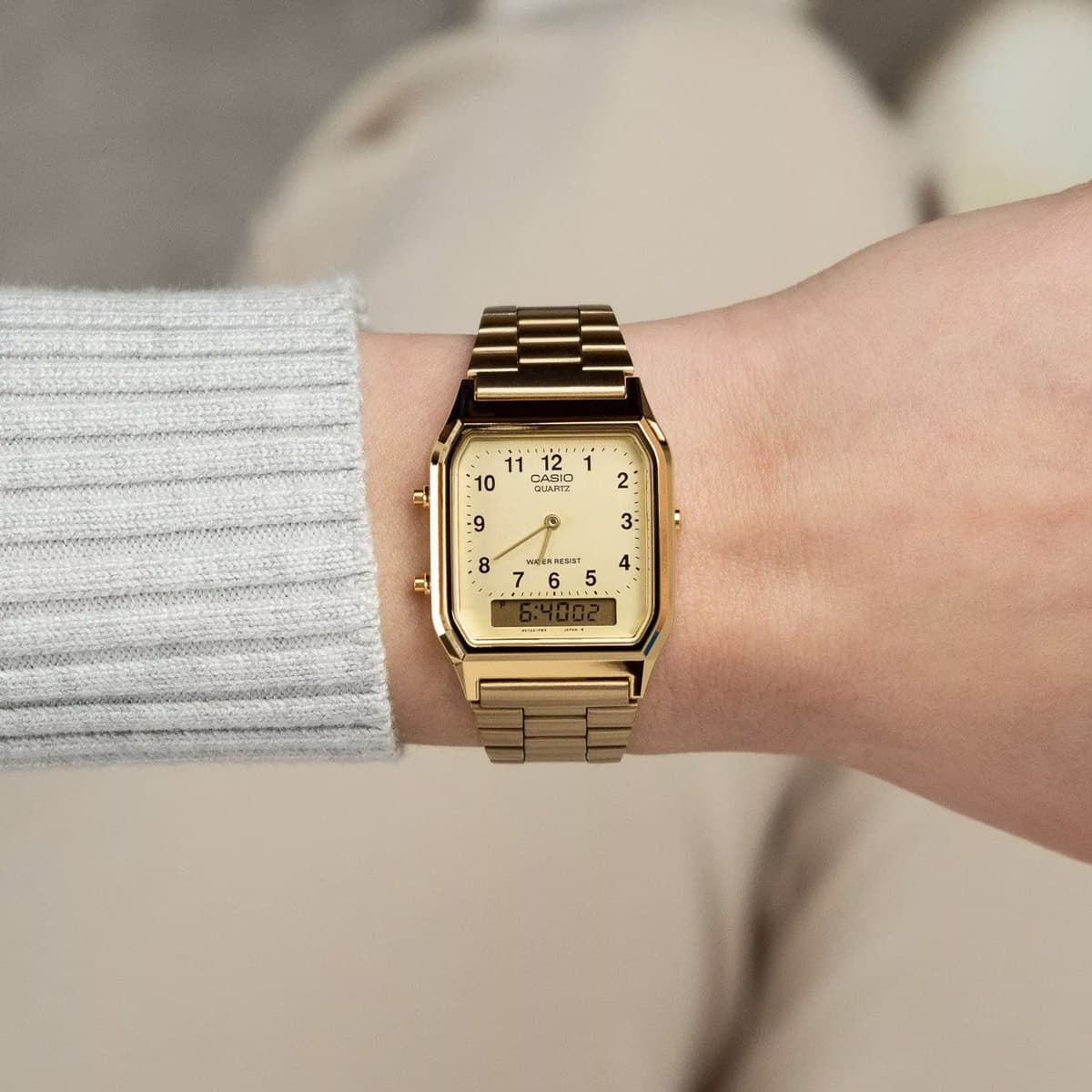 Reloj Casio Vintage Unisex AQ-230GA-9B Dorado - Imagen 2